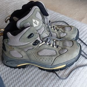 Vasque Hiking Boots Size 8